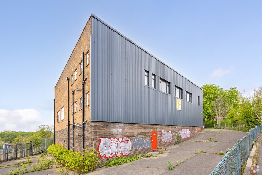 Scott Hall Rd, Leeds for lease - Building Photo - Image 2 of 4