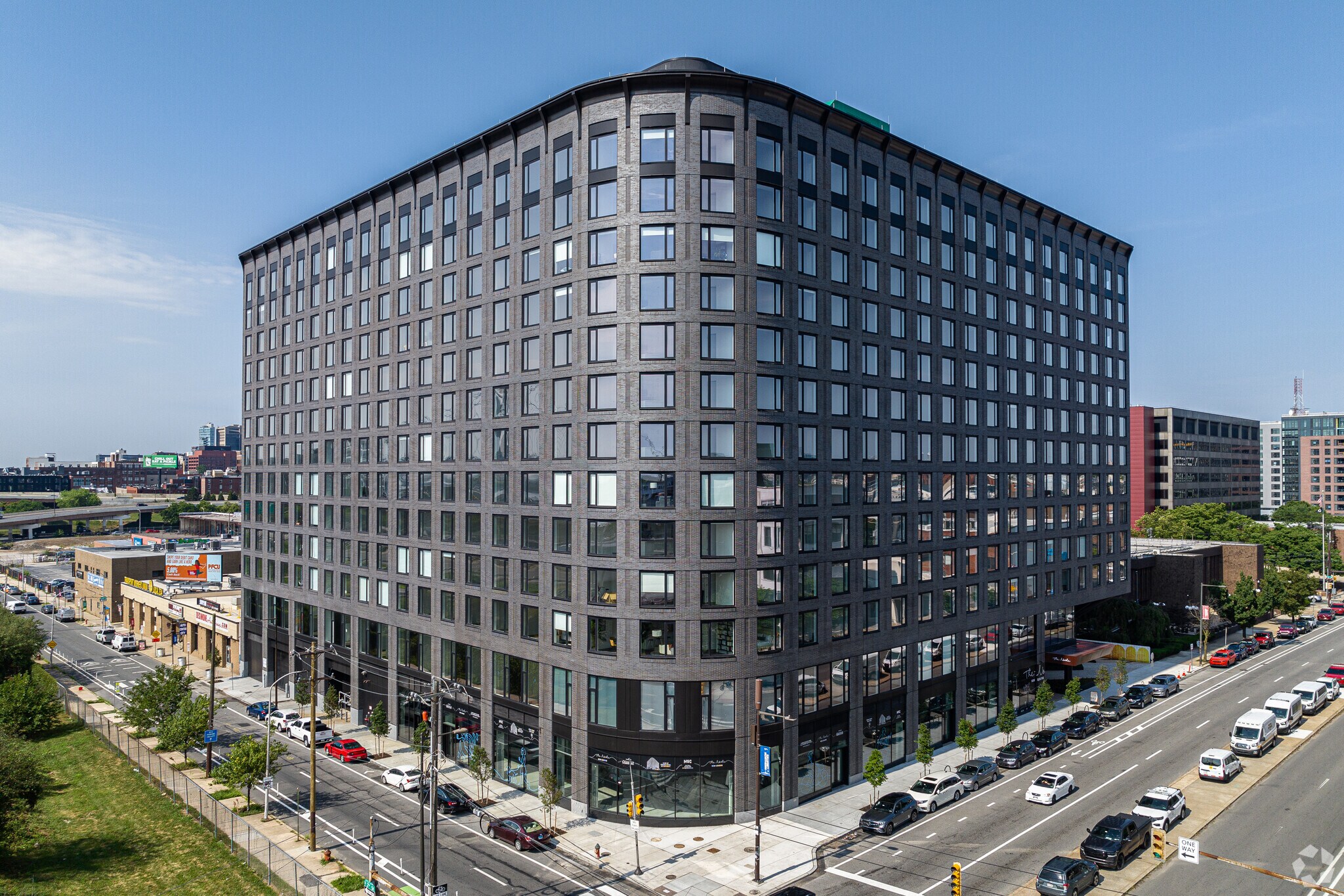 200 Spring Garden St, Philadelphia, PA for lease Primary Photo- Image 1 of 45