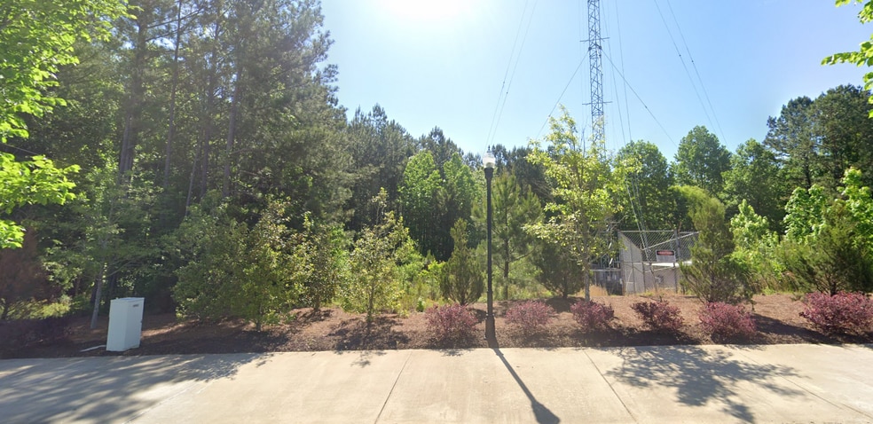 1400 Manuel Ln, Alpharetta, GA à vendre - Photo du bâtiment - Image 3 de 17