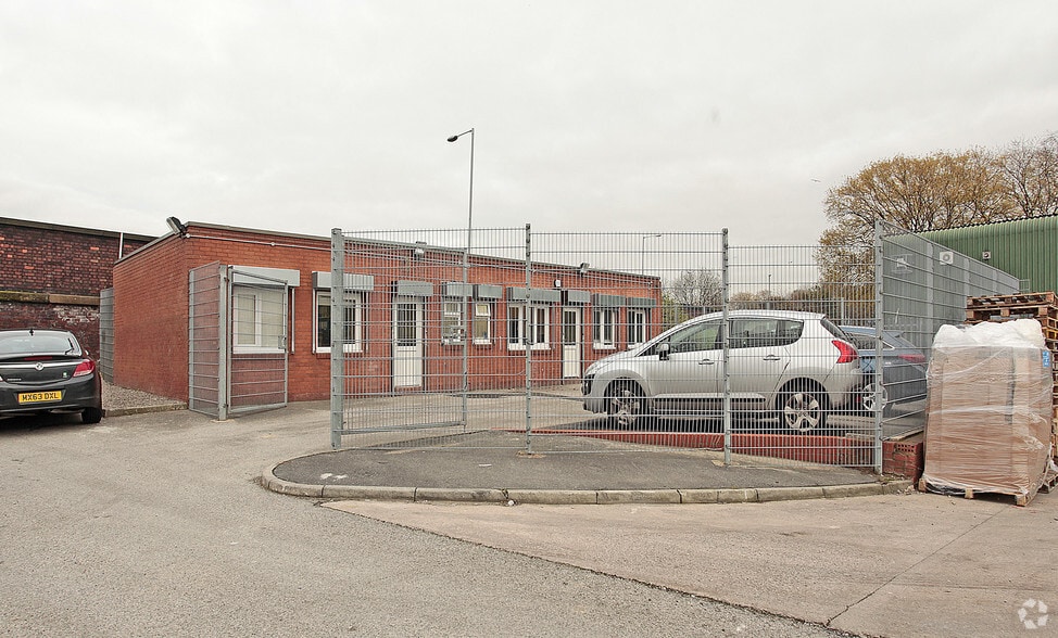 Parker St, Warrington à louer - Photo du bâtiment - Image 2 de 2