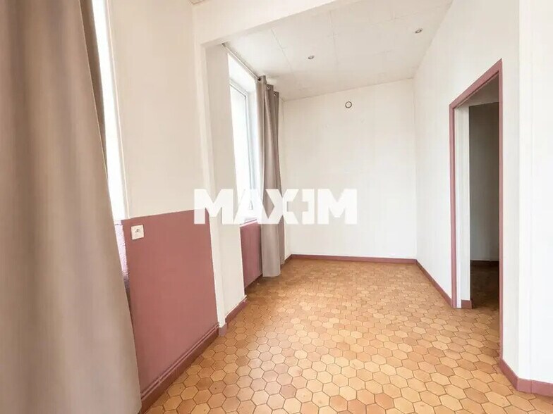 17 Rue De Gray, Dijon for lease - Interior Photo - Image 3 of 5