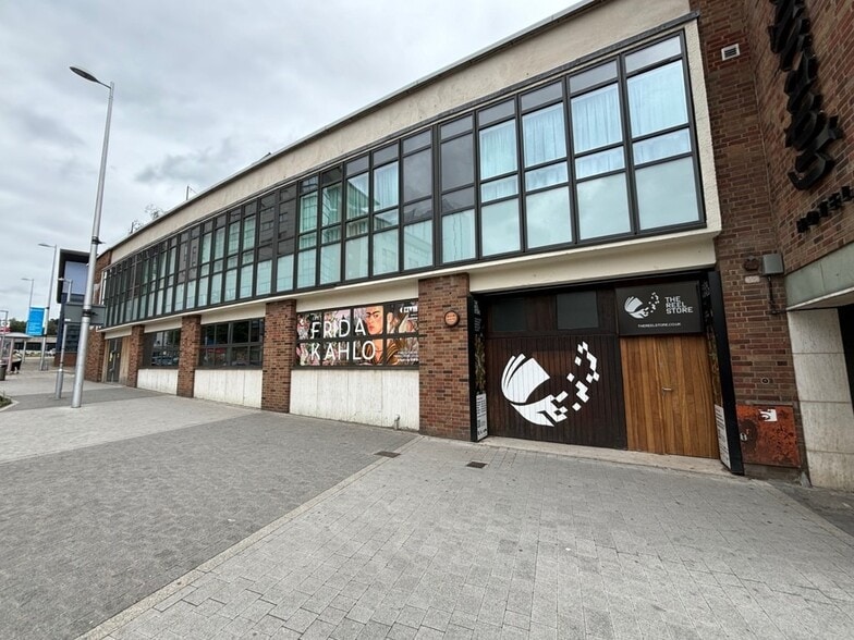 157 Corporation St, Coventry for lease - Building Photo - Image 2 of 8