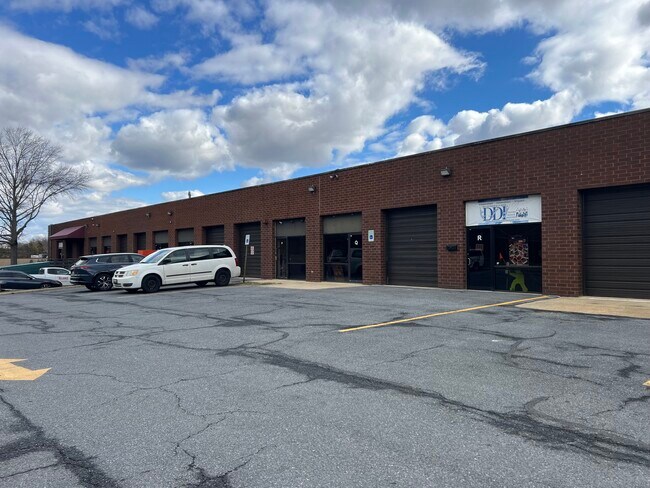 Plus de détails pour 505 Hampton Park Blvd, Capitol Heights, MD - Industriel à louer