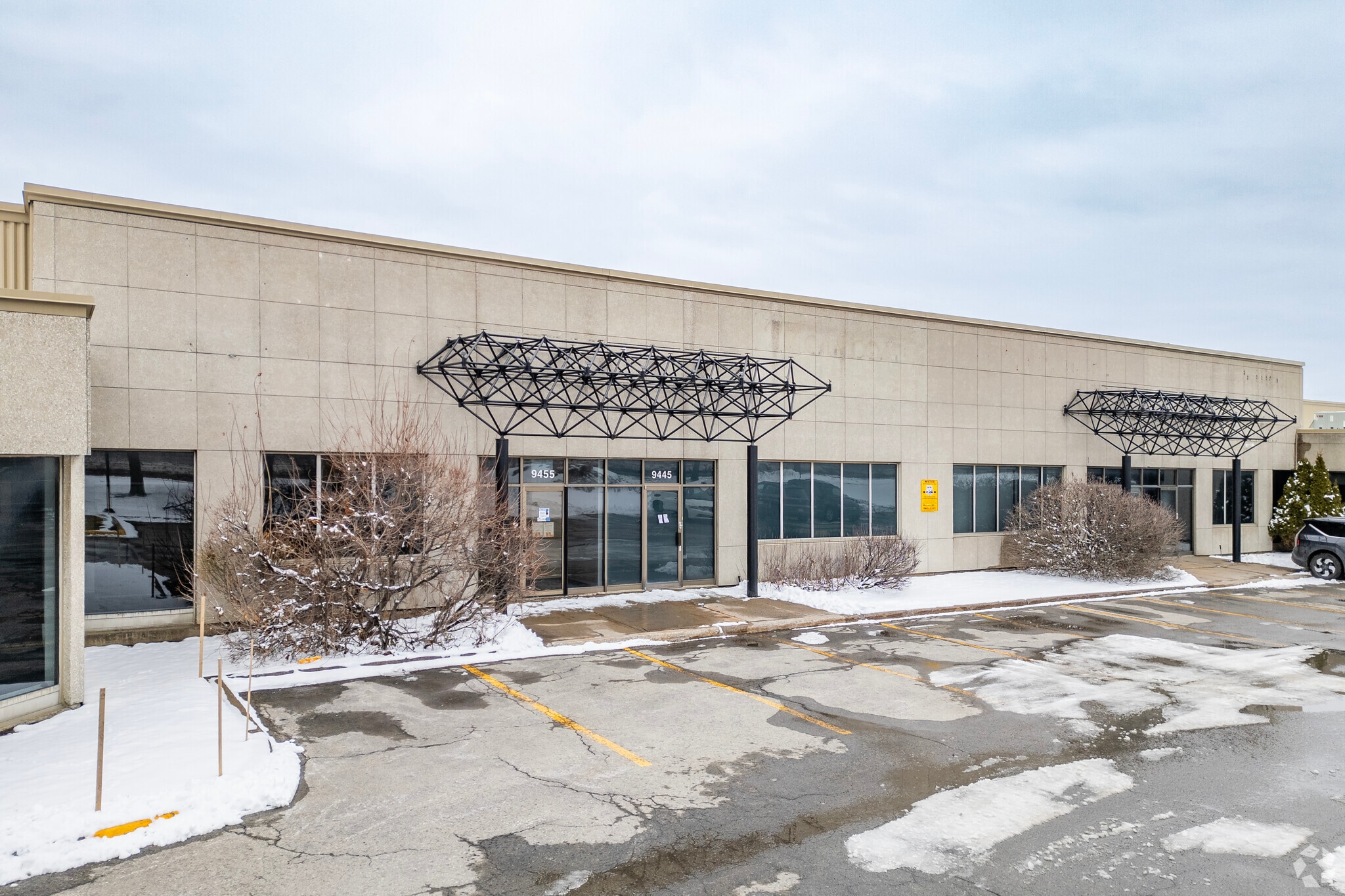 9415-9495 Aut Transcanadienne, Montréal, QC for lease Building Photo- Image 1 of 19
