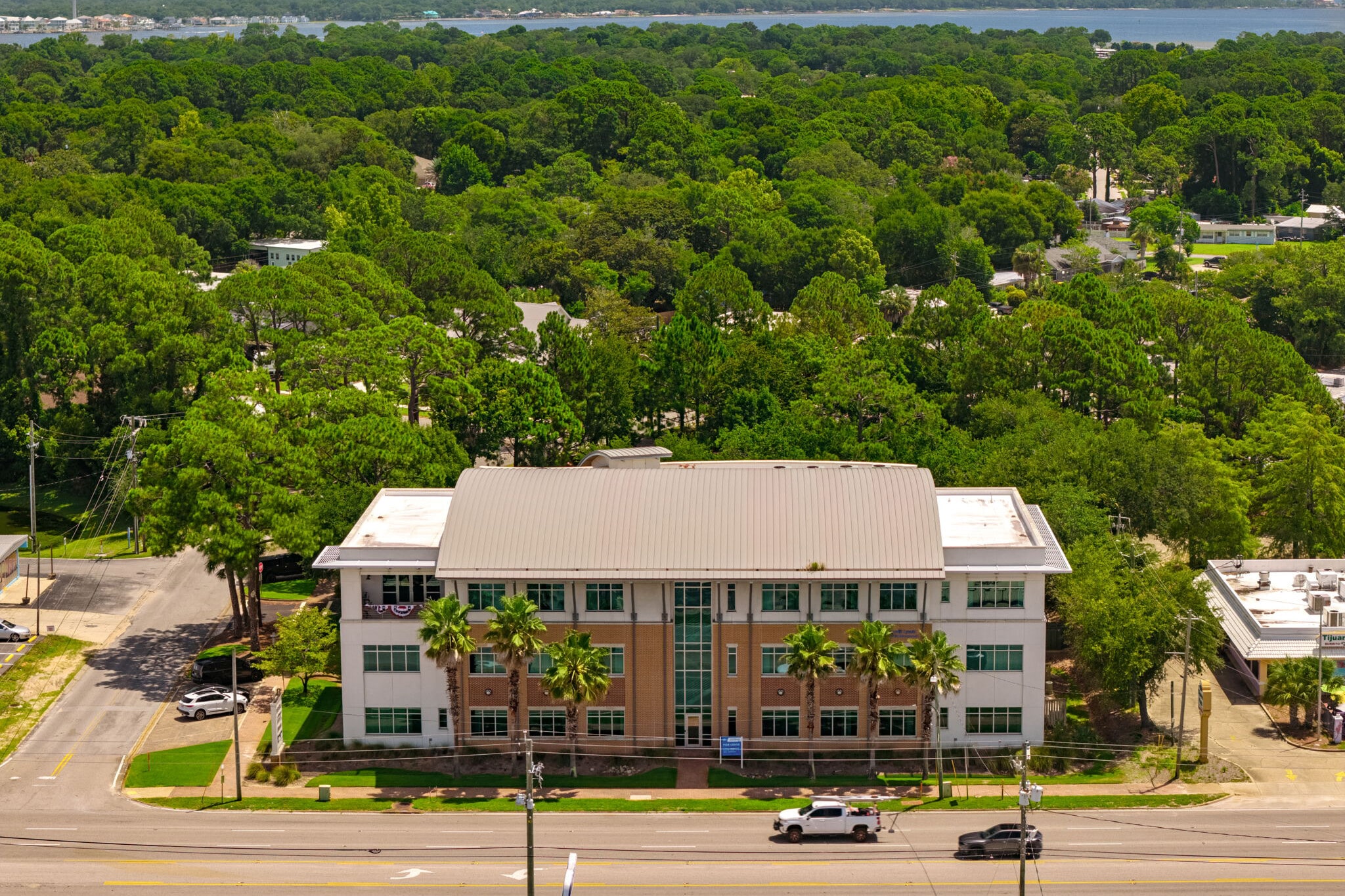45 Eglin Pky, Fort Walton Beach, FL à louer Photo du bâtiment- Image 1 de 37