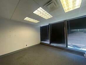 1755 Lelia Dr, Jackson, MS for lease Interior Photo- Image 2 of 8