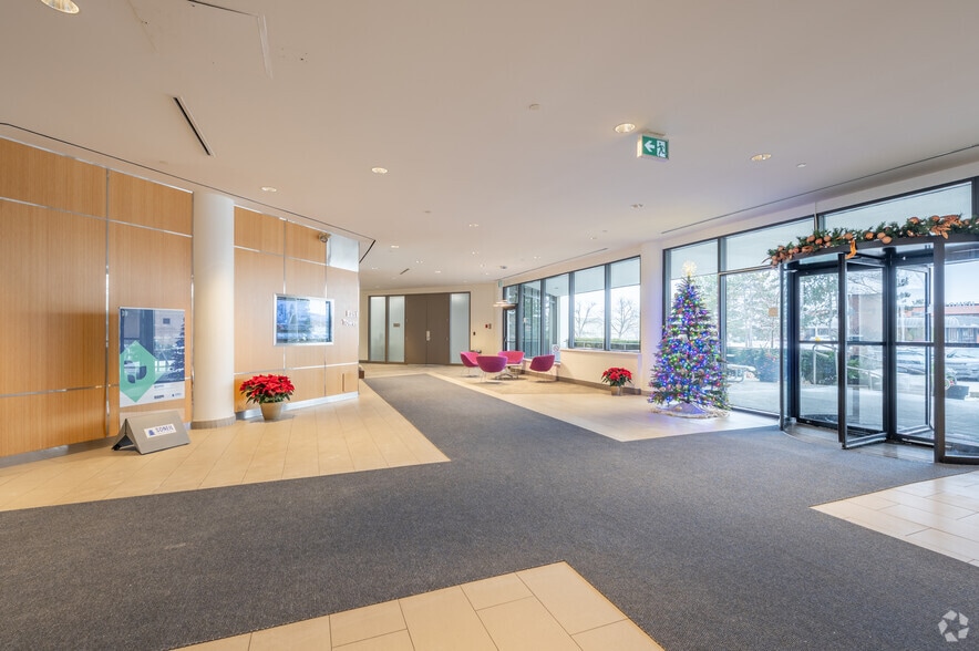 2233 Argentia Rd, Mississauga, ON for lease - Building Photo - Image 3 of 26