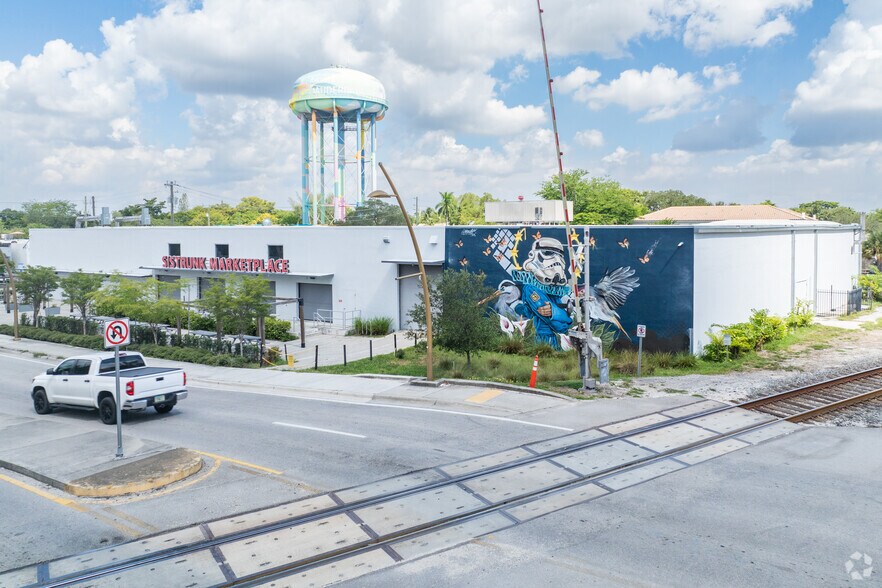 115 NW 6th St, Fort Lauderdale, FL à louer - Photo du bâtiment - Image 1 de 25