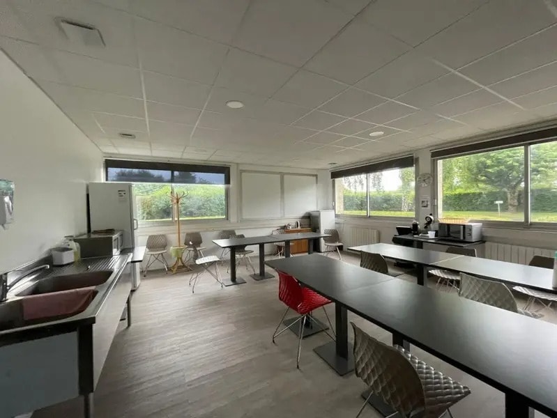 Industrial in Buc for lease Building Photo- Image 1 of 1