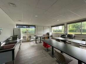 Industrial in Buc for lease Building Photo- Image 1 of 1