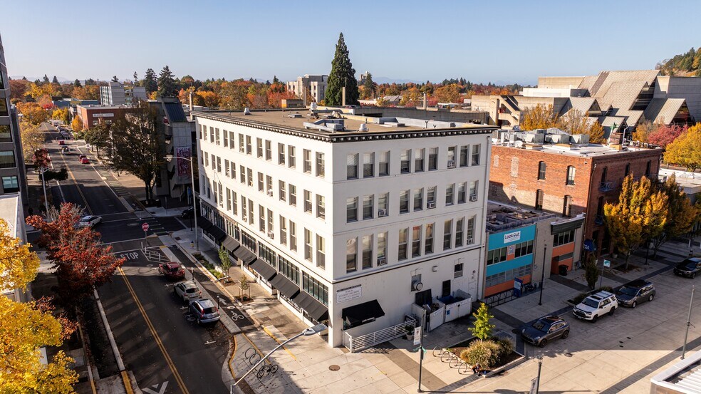 795 Willamette St, Eugene, OR à vendre - Photo du bâtiment - Image 2 de 26