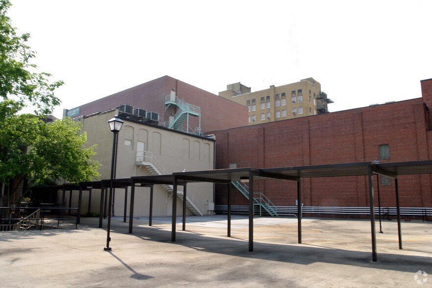 142 S Main St, High Point, NC à vendre - Photo du bâtiment - Image 3 de 5