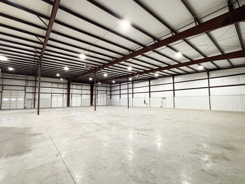 2141 N Bristol Ln, Nixa, MO for lease - Building Photo - Image 3 of 11