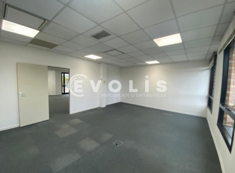 Flex dans Massy à louer - Photo du bâtiment - Image 3 de 12