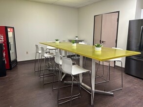 817 Greenview Dr, Grand Prairie, TX à louer Photo intérieure- Image 2 de 8