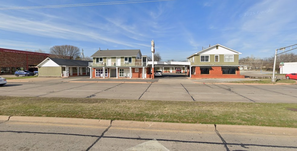 1601 NW Cache Rd, Lawton, OK à vendre - Photo du bâtiment - Image 1 de 10