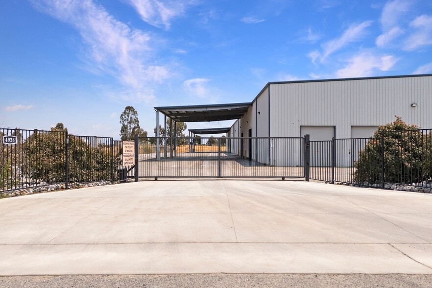 4928 Marguerite Ave, Corning, CA for sale - Primary Photo - Image 1 of 21