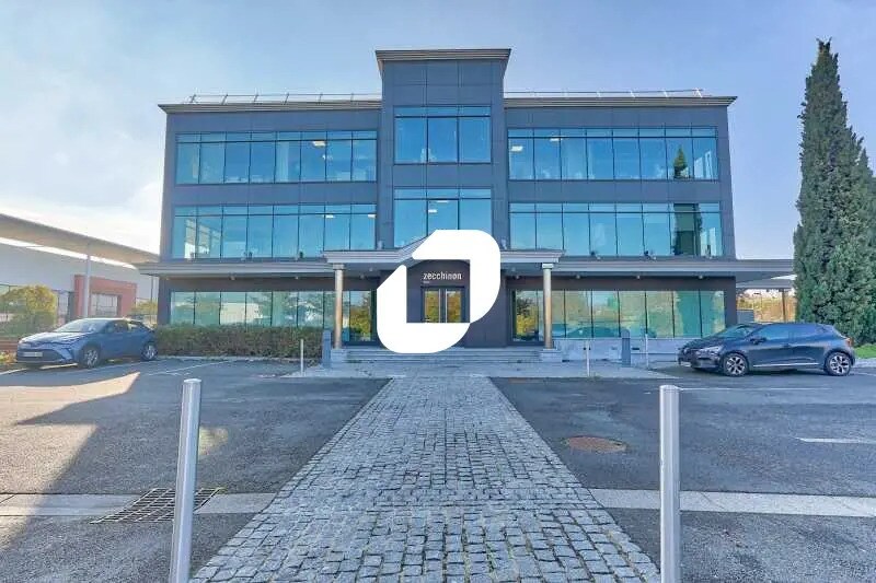 Office in Fleury-Mérogis for lease - Building Photo - Image 1 of 15