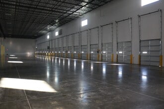 0000 Eastport Rd, Jacksonville, FL à louer Photo intérieure- Image 1 de 4