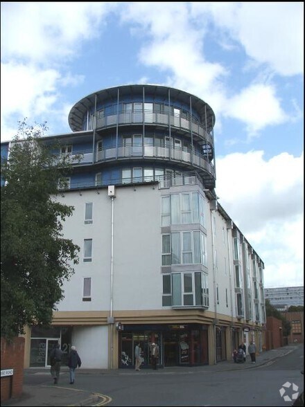 Sanford St, Swindon à louer - Photo du bâtiment - Image 2 de 15