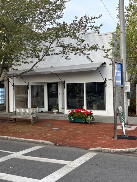 35 Main St, Southampton, NY à louer - Photo du bâtiment - Image 1 de 4