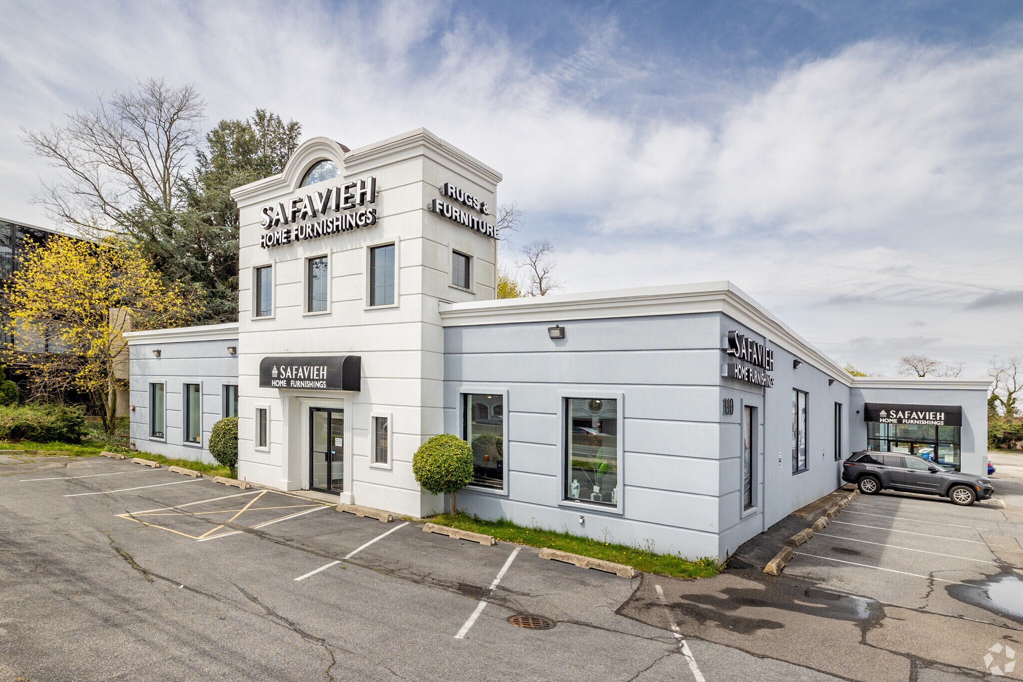 110 Broad Hollow Rd, Farmingdale, NY à louer Photo principale- Image 1 de 7