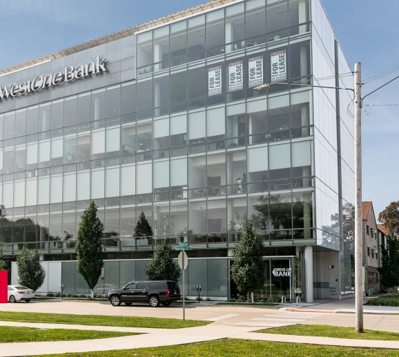 500 S Clinton St, Iowa City, IA à louer - Photo du bâtiment - Image 2 de 14