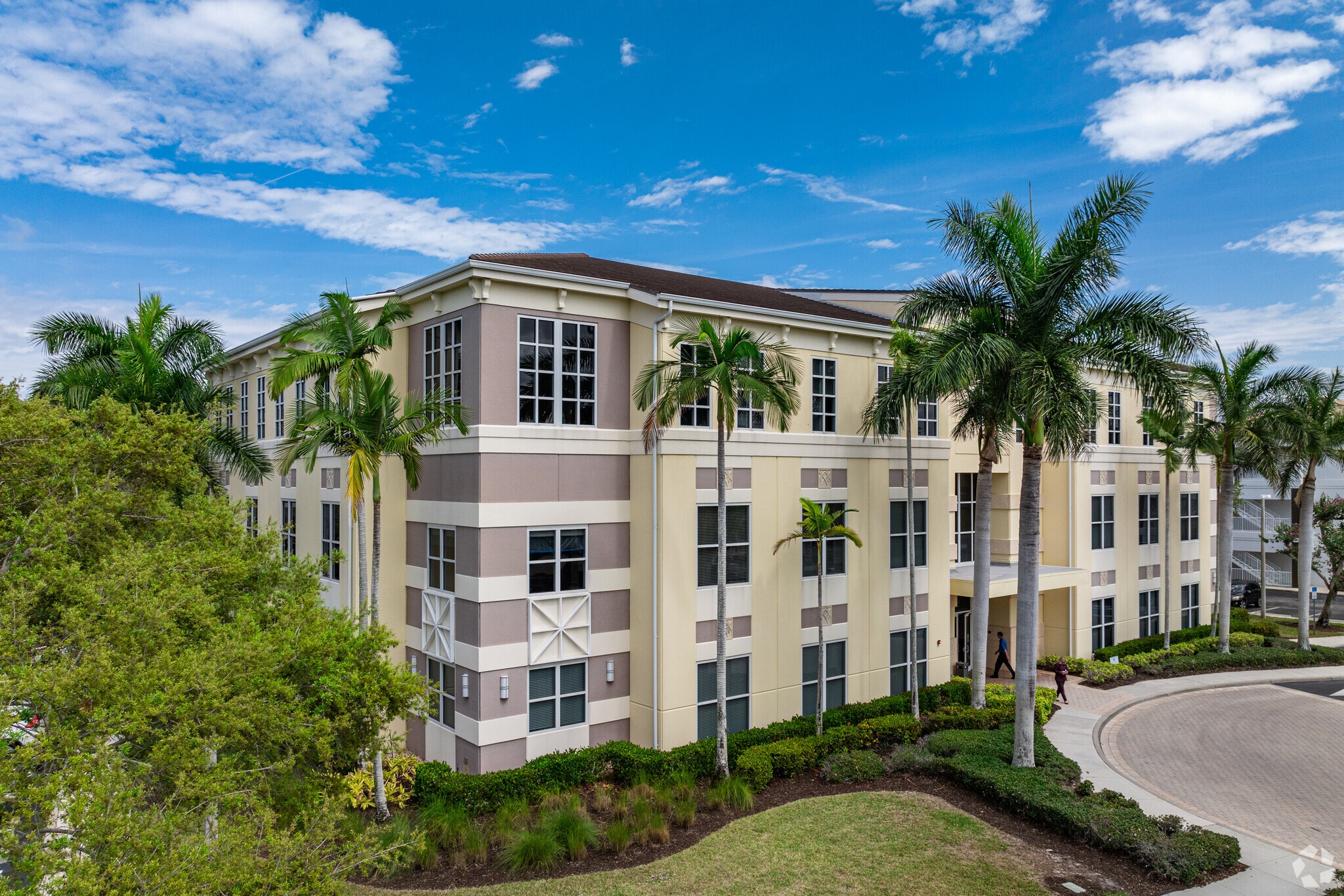 1395 Panther Ln, Naples, FL à louer Photo principale- Image 1 de 17