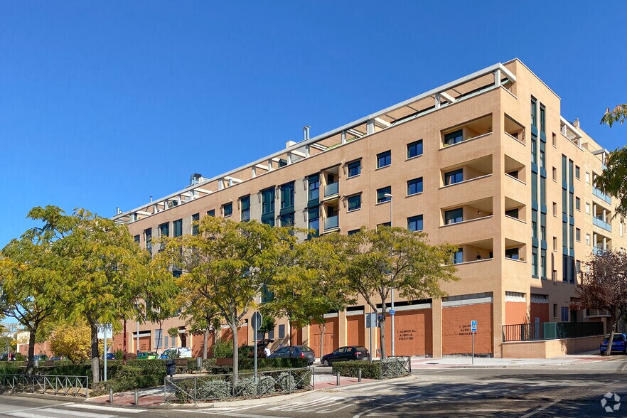 Calle Institutos, 3, Fuenlabrada, Madrid à louer - Photo du bâtiment - Image 2 de 2