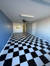 1592 SE Village Green Dr, Port Saint Lucie, FL à louer Photo intérieure- Image 2 de 5