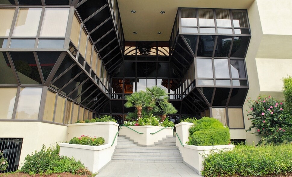 950 S Bascom Ave, San Jose, CA for lease - Building Photo - Image 2 of 27