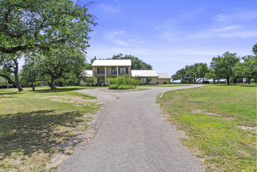 539 Oak Vista Dr, Burnet, TX for sale - Building Photo - Image 2 of 71