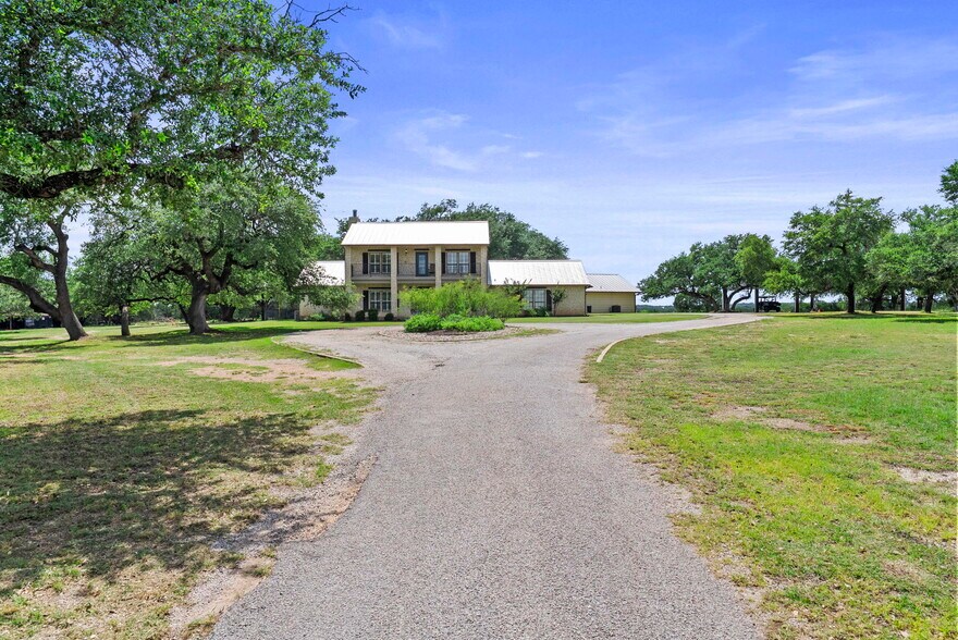 539 Oak Vista Dr, Burnet, TX à vendre - Photo du bâtiment - Image 2 de 71