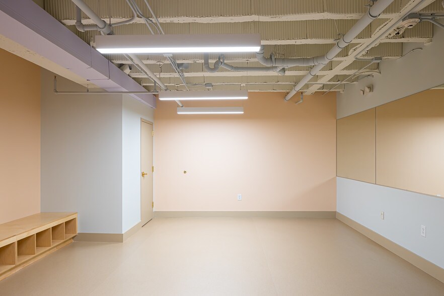 331-335 W Main St, Durham, NC for lease - Interior Photo - Image 3 of 8