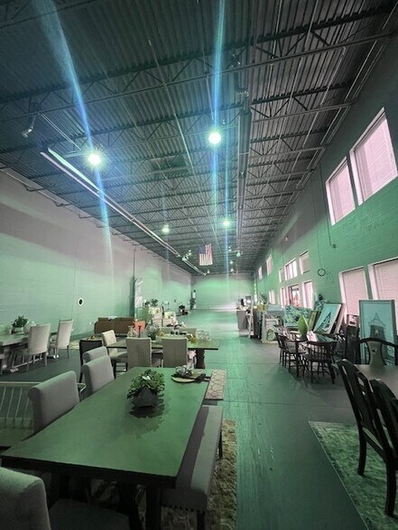 1190 Eastchester Dr, High Point, NC à louer - Photo intérieure - Image 3 de 8