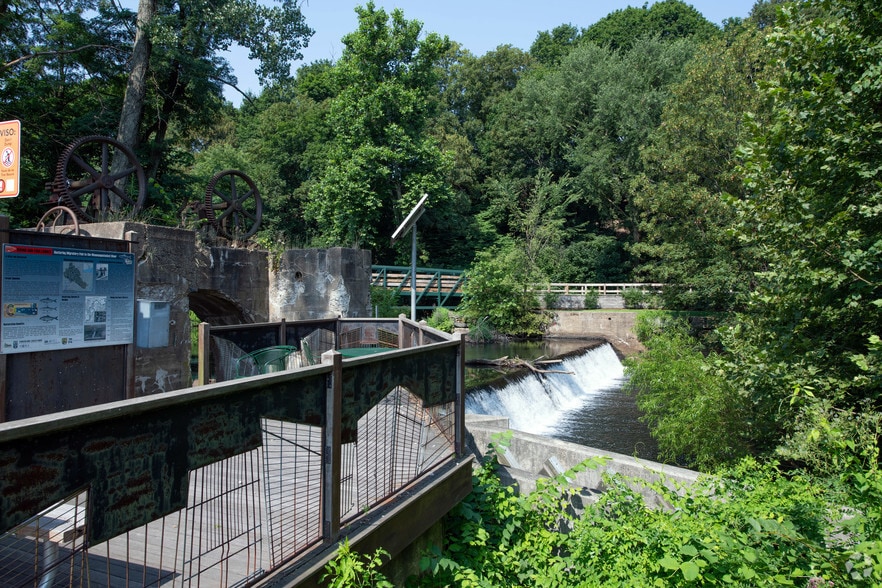 188 Valley St, Providence, RI for lease - Neighborhood Photo - Image 3 of 3