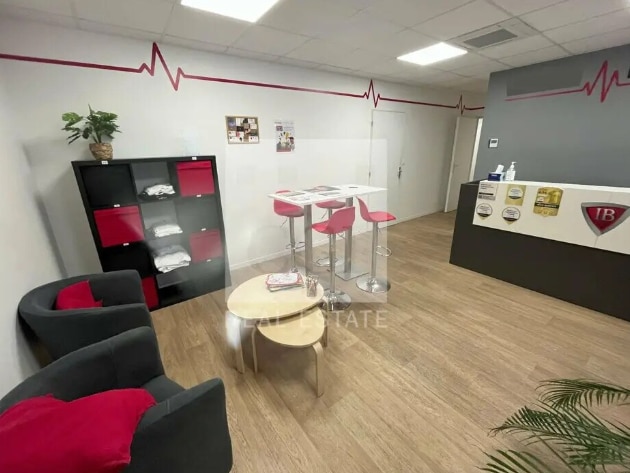 Office in Genay for lease Interior Photo- Image 1 of 5