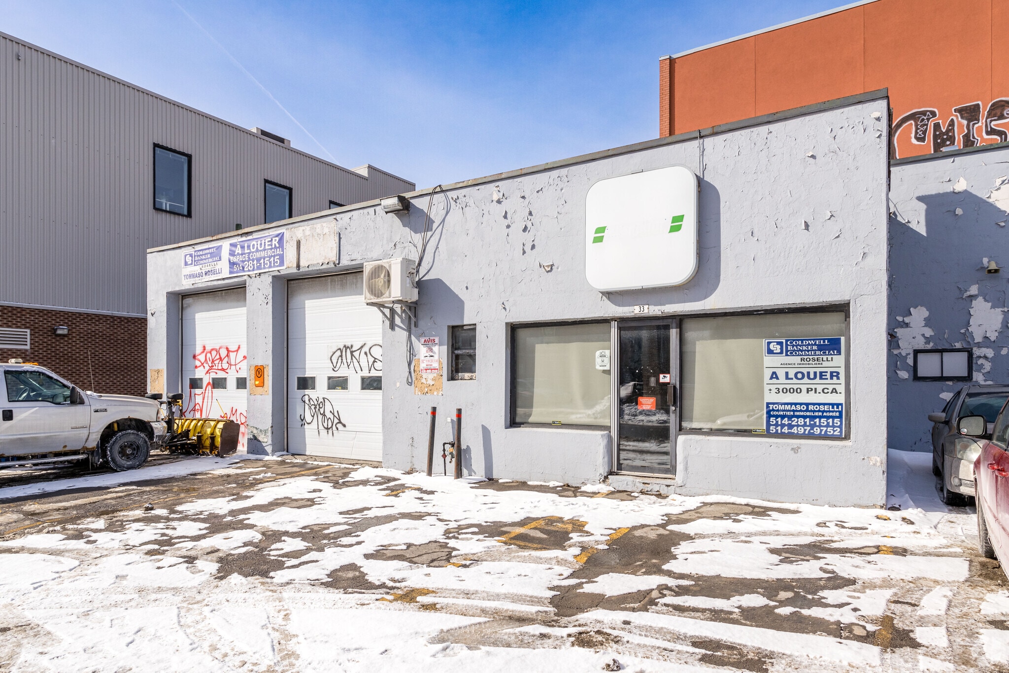 33 Av Mozart E, Montréal, QC à louer Photo du bâtiment- Image 1 de 5