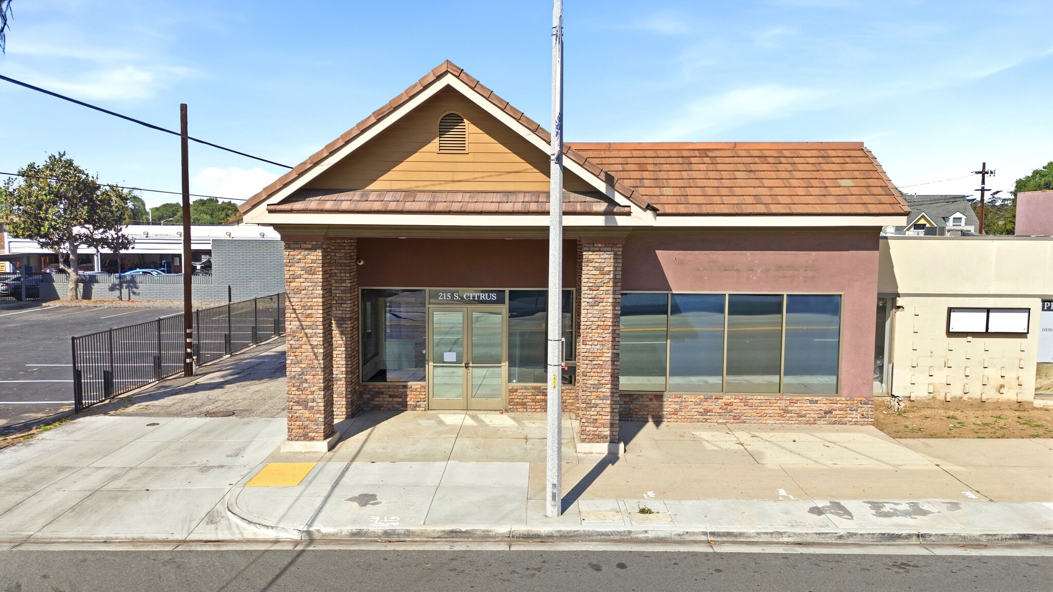 215 S Citrus Ave, Covina, CA for lease Primary Photo- Image 1 of 39