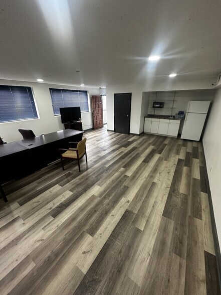 4131 W Oquendo Rd, Las Vegas, NV à vendre - Photo intérieure - Image 3 de 7