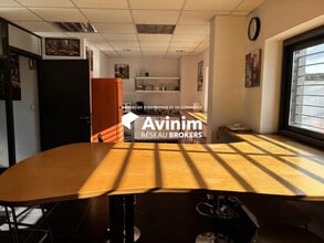 Office in Septèmes-les-Vallons for lease Interior Photo- Image 2 of 2