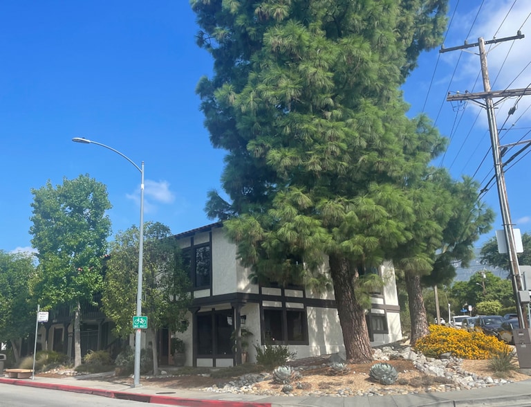 2609 Honolulu Ave, Montrose, CA for sale - Building Photo - Image 2 of 4