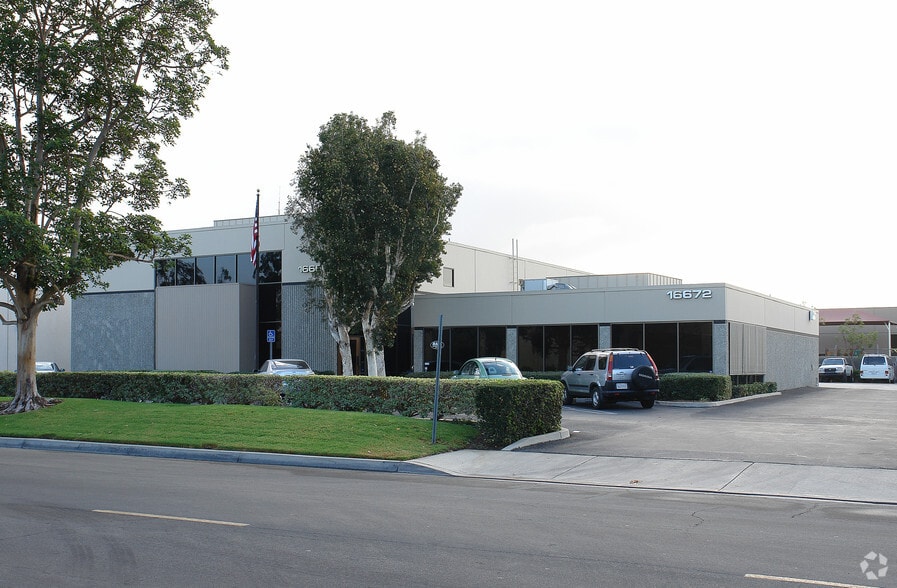 16662-16672 Millikan Ave, Irvine, CA à louer - Photo principale - Image 1 de 5