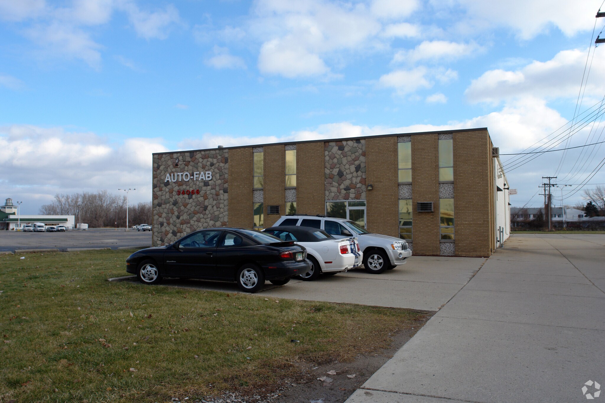 34066 Groesbeck Hwy, Clinton Township, MI à vendre Photo principale- Image 1 de 4
