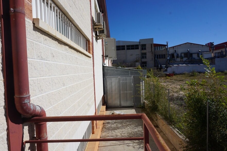 Industrial in Petrer for sale - Building Photo - Image 3 of 21