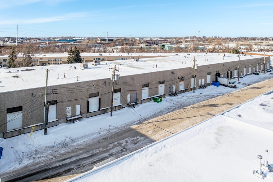 9643-9675 Rue Clément, Montréal, QC for sale - Building Photo - Image 2 of 5