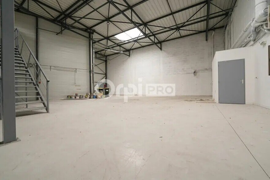 Bureau dans Saint-Priest à louer - Photo intérieure - Image 2 de 6