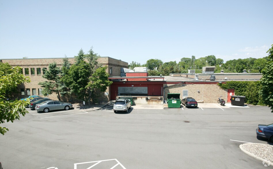2501 Wayzata Blvd, Minneapolis, MN à vendre - Photo du bâtiment - Image 3 de 4