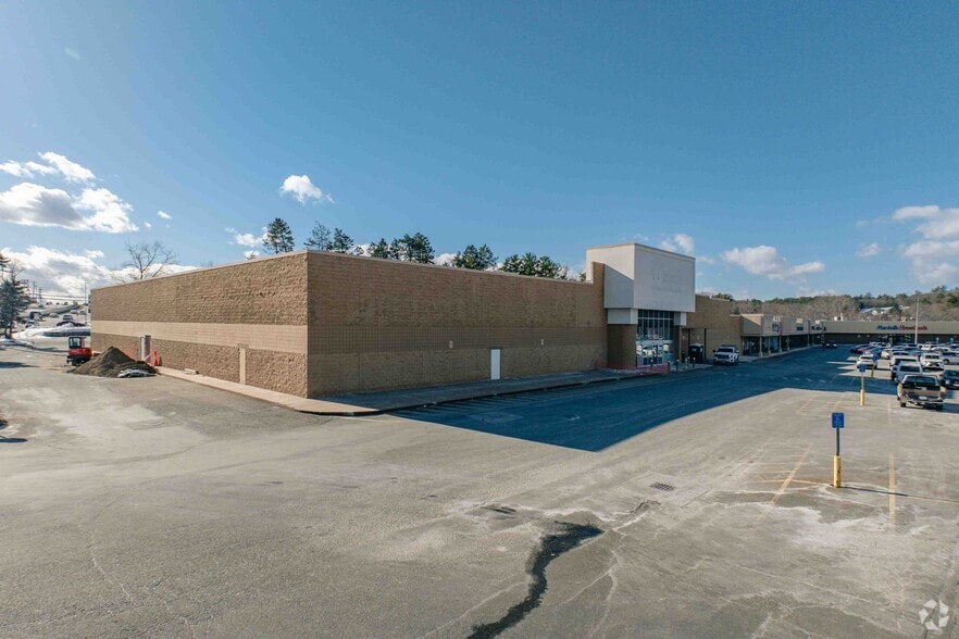 607-653 Broadway, Saugus, MA for lease - Building Photo - Image 2 of 7