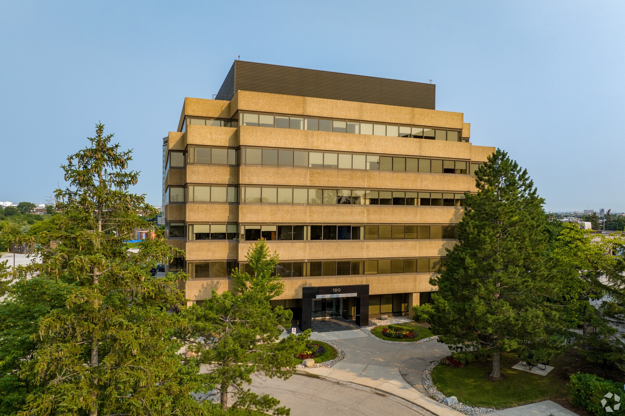 190 Attwell Dr, Toronto, ON à vendre Photo du bâtiment- Image 1 de 1